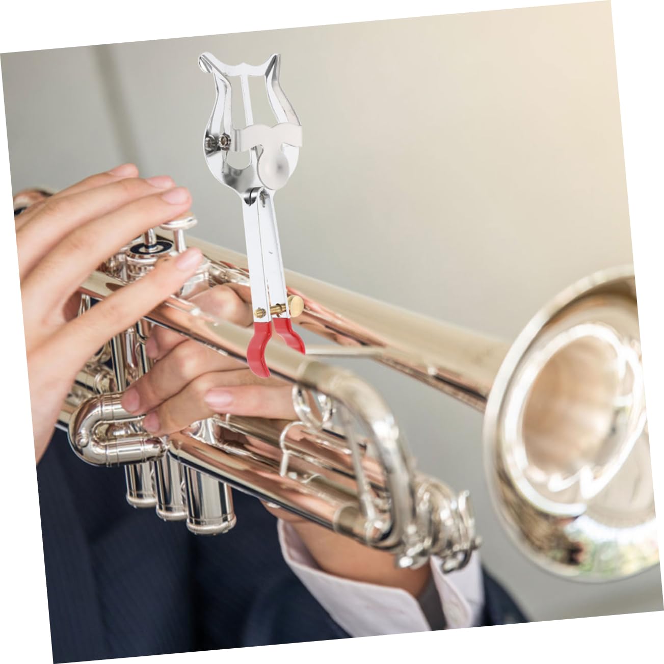 VICASKY 4stücke Trompete Lyra Leichtgewichtige Notenhalter Für Blasmusik Klappbar Und Tragbar Für Marching Bands Und Musiker Robustes Eisenmaterial Einfache Handhabung