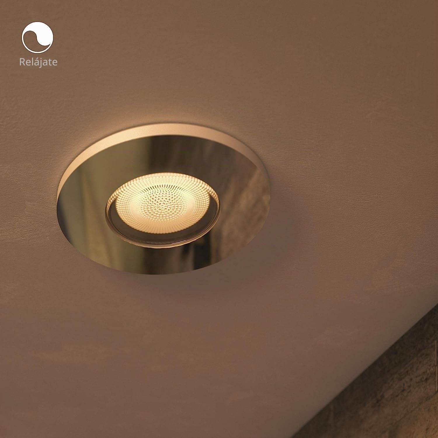 Philips Hue – Lámpara inteligente, Hue Adore, Foco Empotrable LED Inteligente, Luz Blanca de Cálida a Fría, Compatible con Alexa y Google Home, Color Cromado