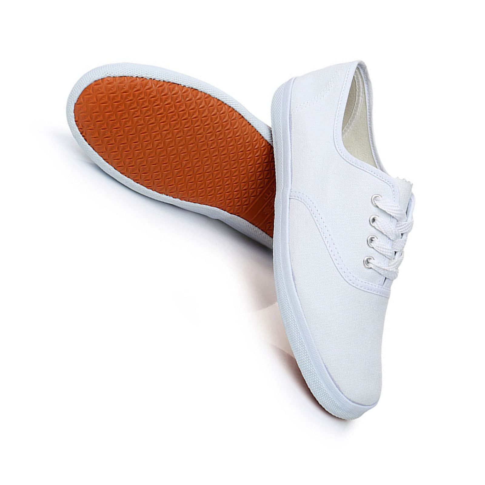 Zapatillas de deporte para estudiantes en sus entrenamientos de Wushu y artes marciales