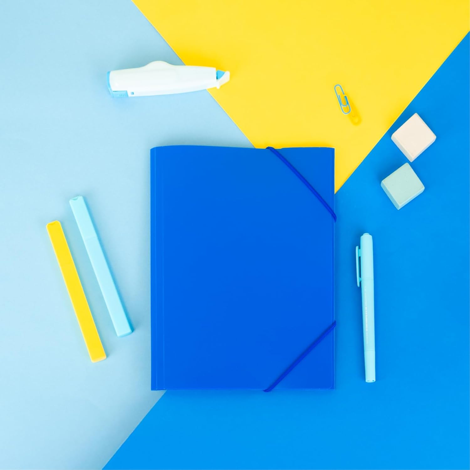 RAYLU PAPER - A4 Folder with Elastic Bands and Flaps - Storage Folders for Documents, Office and School, Made with 100% Recyclable Polypropylene (A5, Blue)