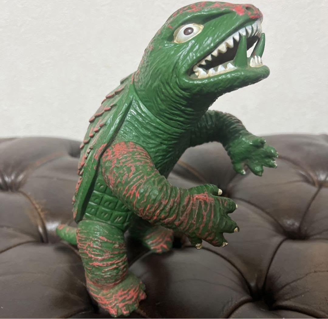 当時物　大映　ガメラ　マルサン Amazon.co.jp: 美 当時物 gamera ガメラ マルサン 大映 ソフビ : おもちゃ