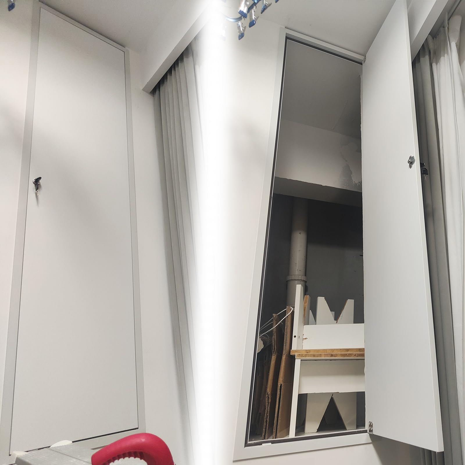 Trampilla Pladur de aluminio para techos de baños modernos