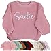 REQTYUI Personalisierter bestickter Baby-Pullover – Name auf Langen Ärmeln – Rundhalsausschnitt – Pullover für Babys und Kinder