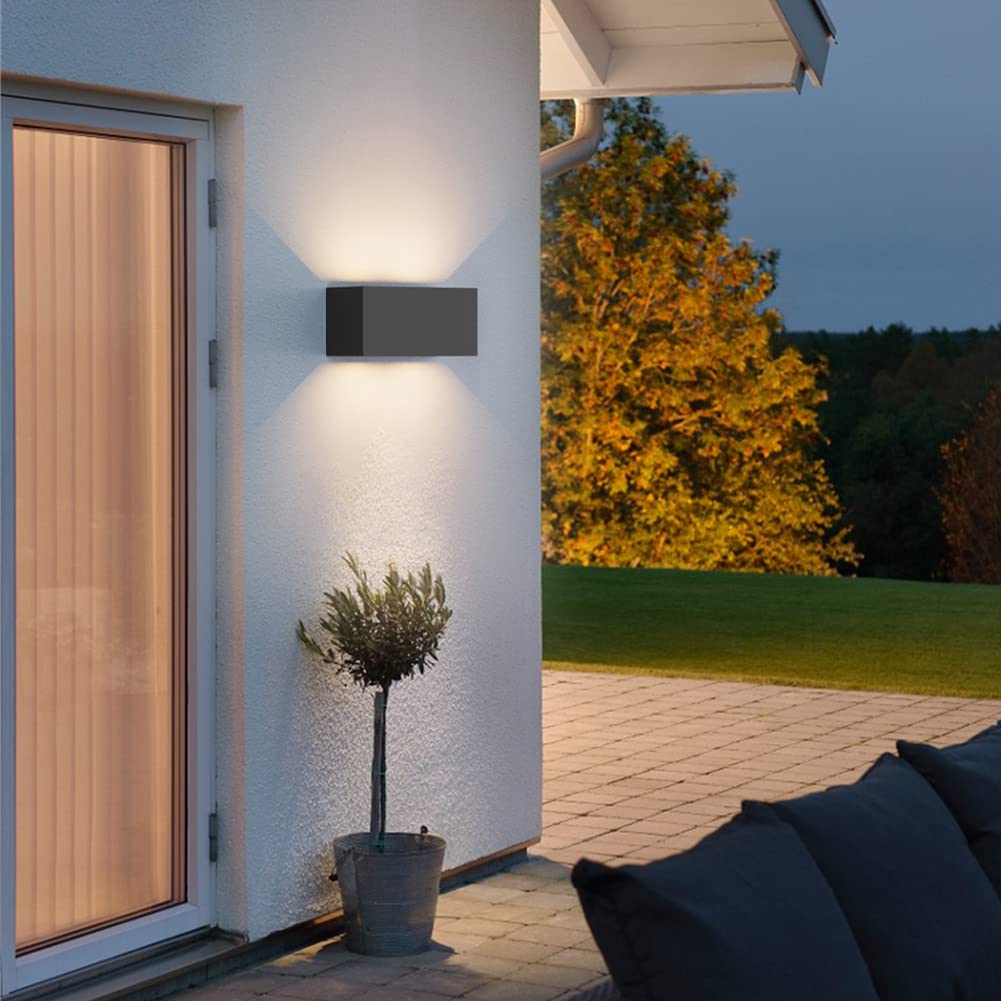 Klighten Lampa ścienna LED do użytku wewnątrz i na zewnątrz, 24 W, z regulowaną wiązką, wodoszczelność IP65, 2700-3000 K, ciepła biel, lampa ścienna czarna