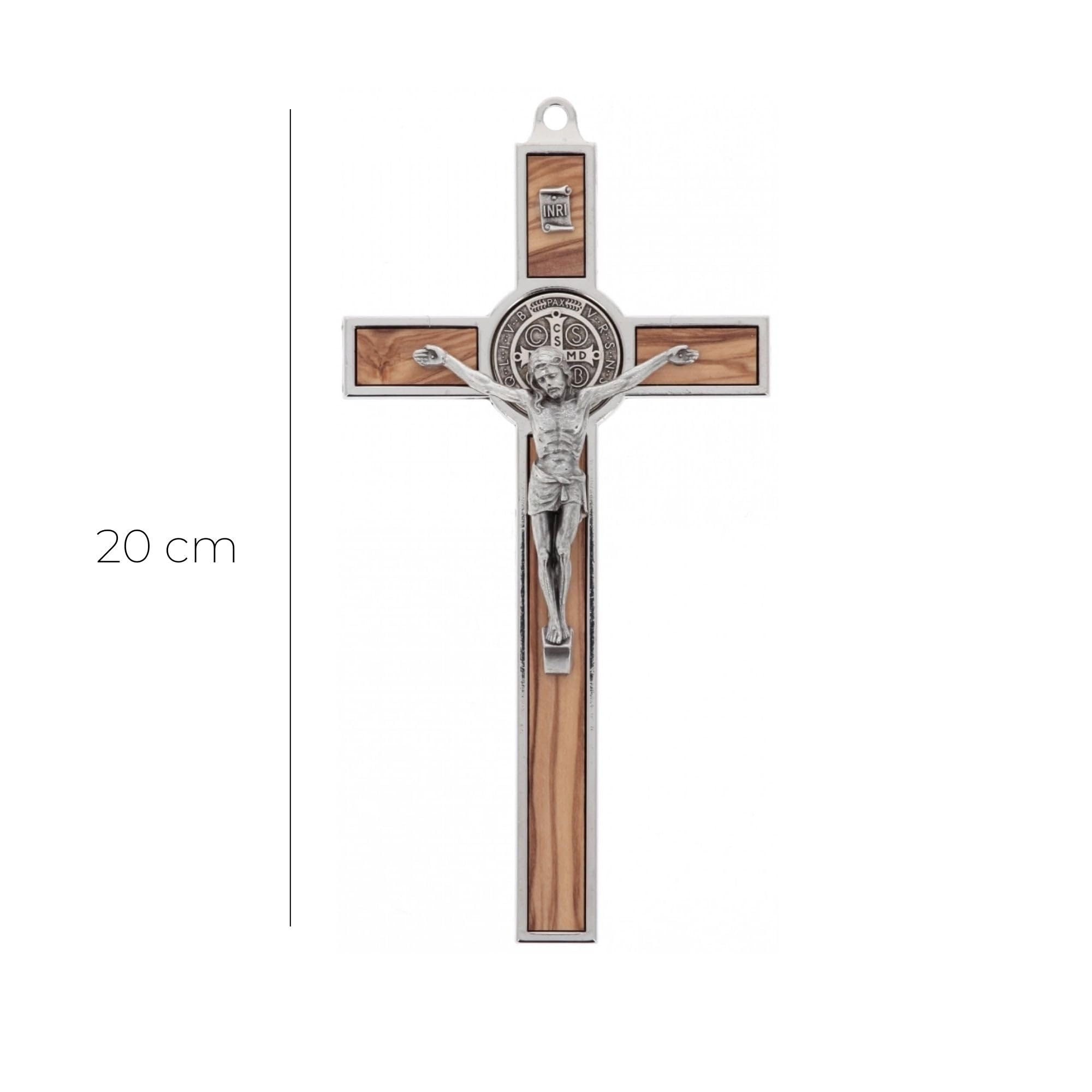SHALOM - Crocifisso San Benedetto in Legno D'ulivo E Metallo. Altezza 20 Cm