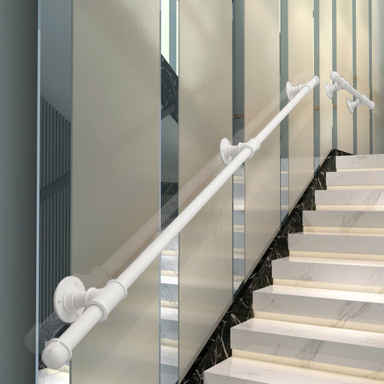 Pasamanos de hierro forjado MObyat lacado en blanco para escaleras exteriores de villas