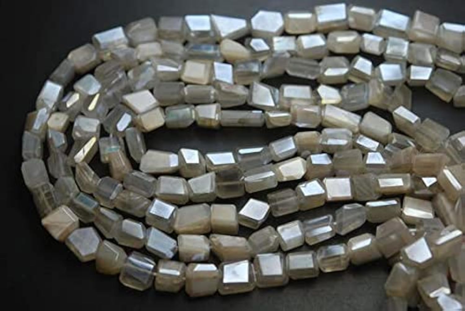 Pierre de lune blanche mystique en fil de 10 pouces pour créer vos bijoux bohèmes chic