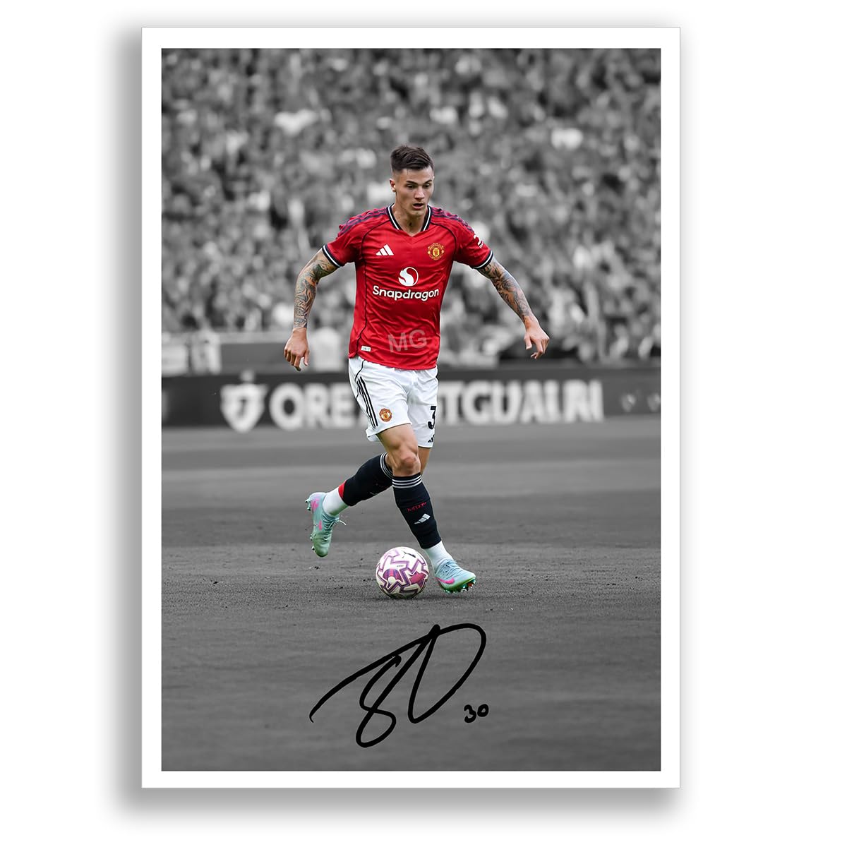 Benjamin Sesko Manchester United Signed Photo Poster Print Picture Display Framed Autograph Memorabilia for Football Fans Gift Man Utd Šeško Slovenia (A3 Poster Only B+W)