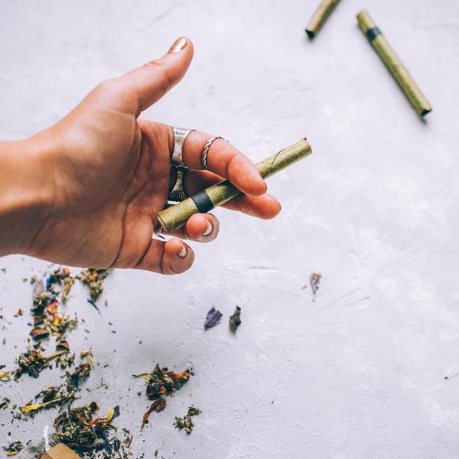 Anima Mundi Apothecary Smokable Herbs - Sacred Smoke - Heart Chakra Herbal Smoking Blend - with Relaxing Botanicals Like Mugwort, Skullcap, Blue Cornflower, Calendula & Rose Petals (0.5oz) - Image 4