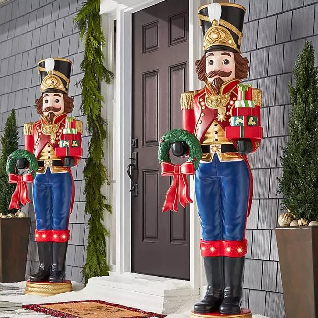 6' Pre-Lit Grand Nutcracker