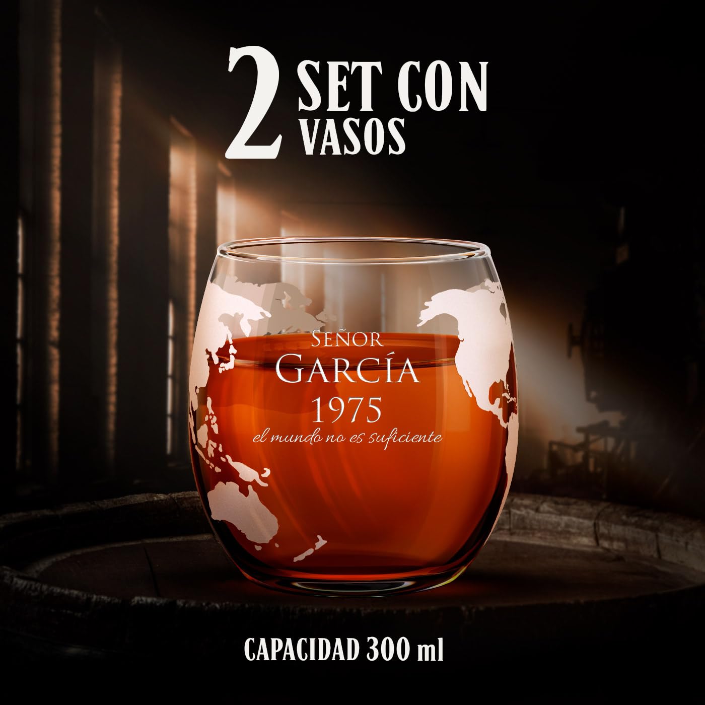 Maverton Decantador Globo Grabado - Barco Dentro - con 2 Vasos Cristal 300 ml y Base de Madera - Regalos San Valentin Hombre - 850 ml - 25 x 11 cm- Regalos Cumpleaños Elegante