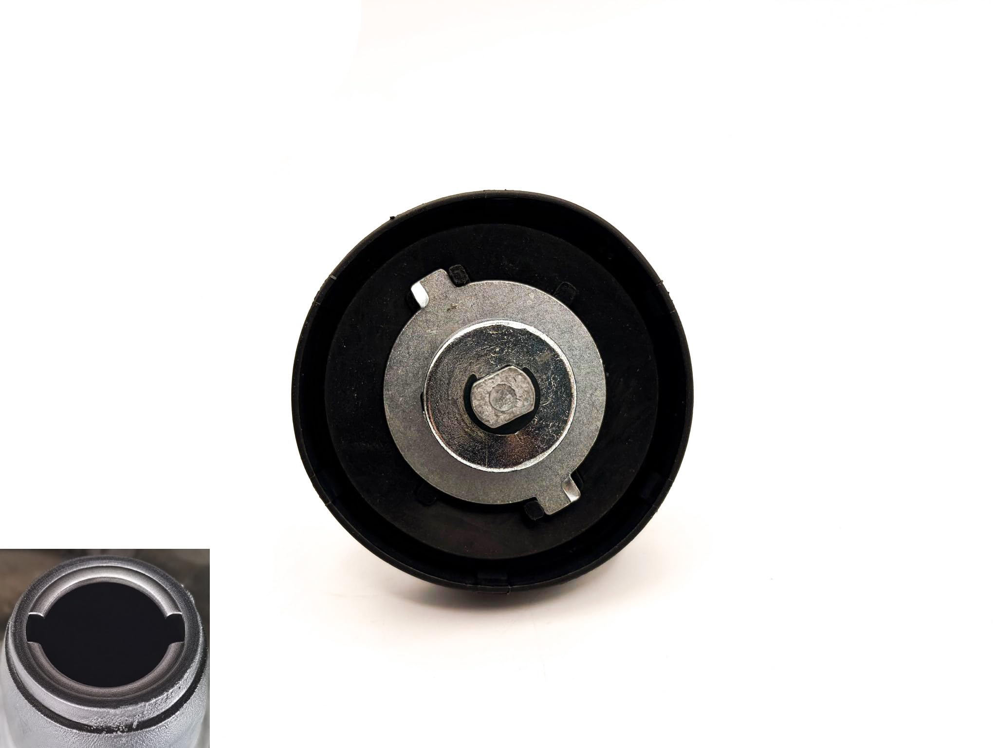Tapon de deposito con llave - Compatible con Nissan Cabstar y Atleon (agujero 2 ranuras) - Ref: 172519X227