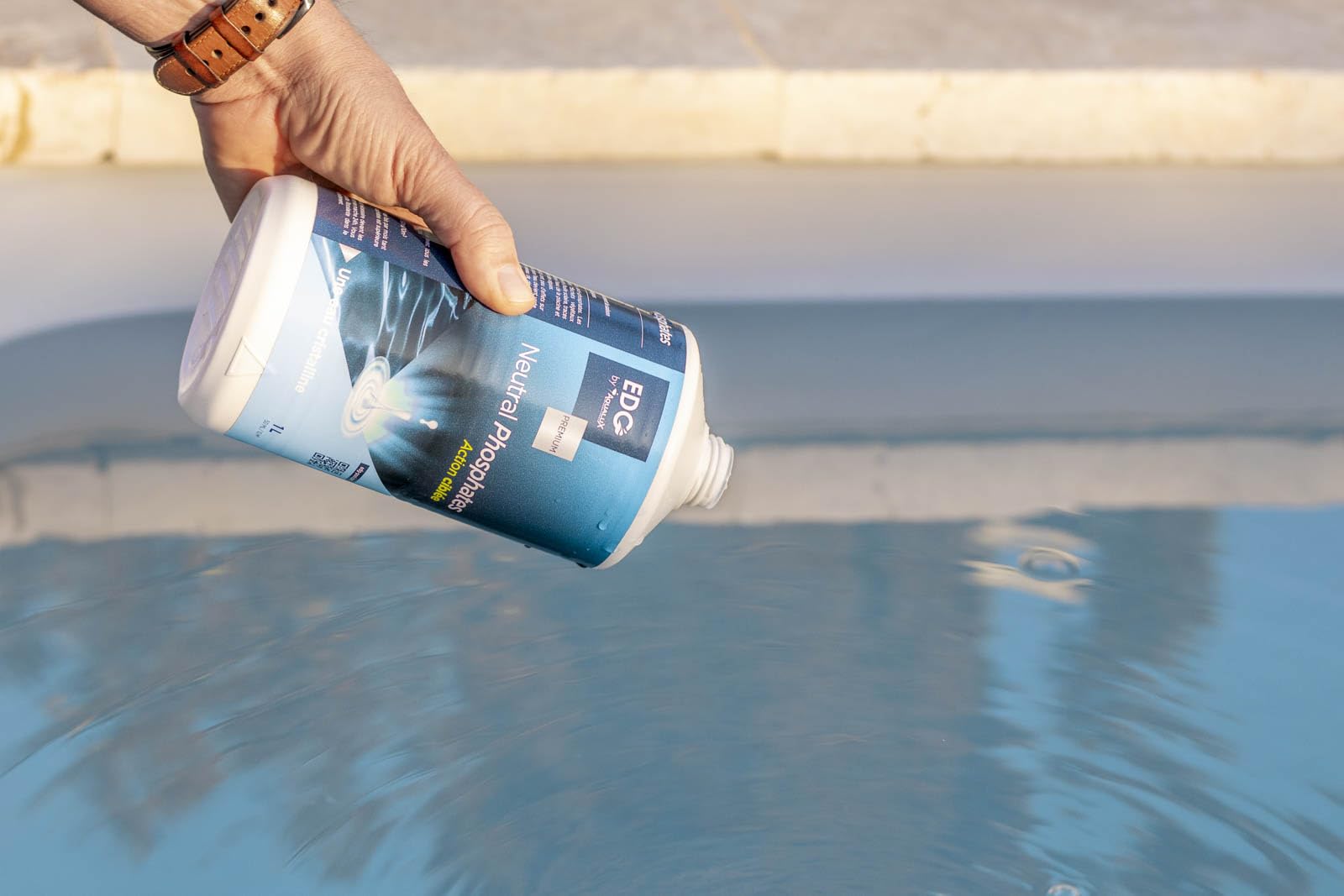 EDG by Aqualux - Anti Phosphates Piscine 1L | Élimine la Nourriture des Algues | Traitement Préventif et Curatif Liquide | Compatible Chlore, Sel, Brome | Améliore la Clarté de l'eau