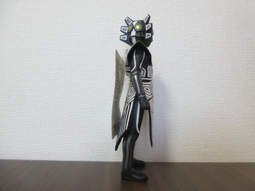 Amazon.co.jp: ウルトラ怪獣シリーズ ギギ ワロガ コスモス ソフビ