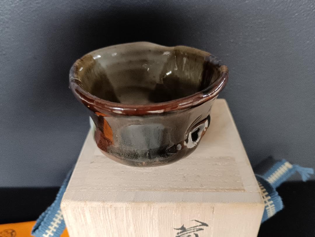 萩焼 12代 田原 陶兵衛 ぐい吞み 盃 酒器 共箱 栞 Amazon.co.jp: 田原陶兵衛 ぐい吞 盃 酒器 栞 供箱 萩焼 : おもちゃ