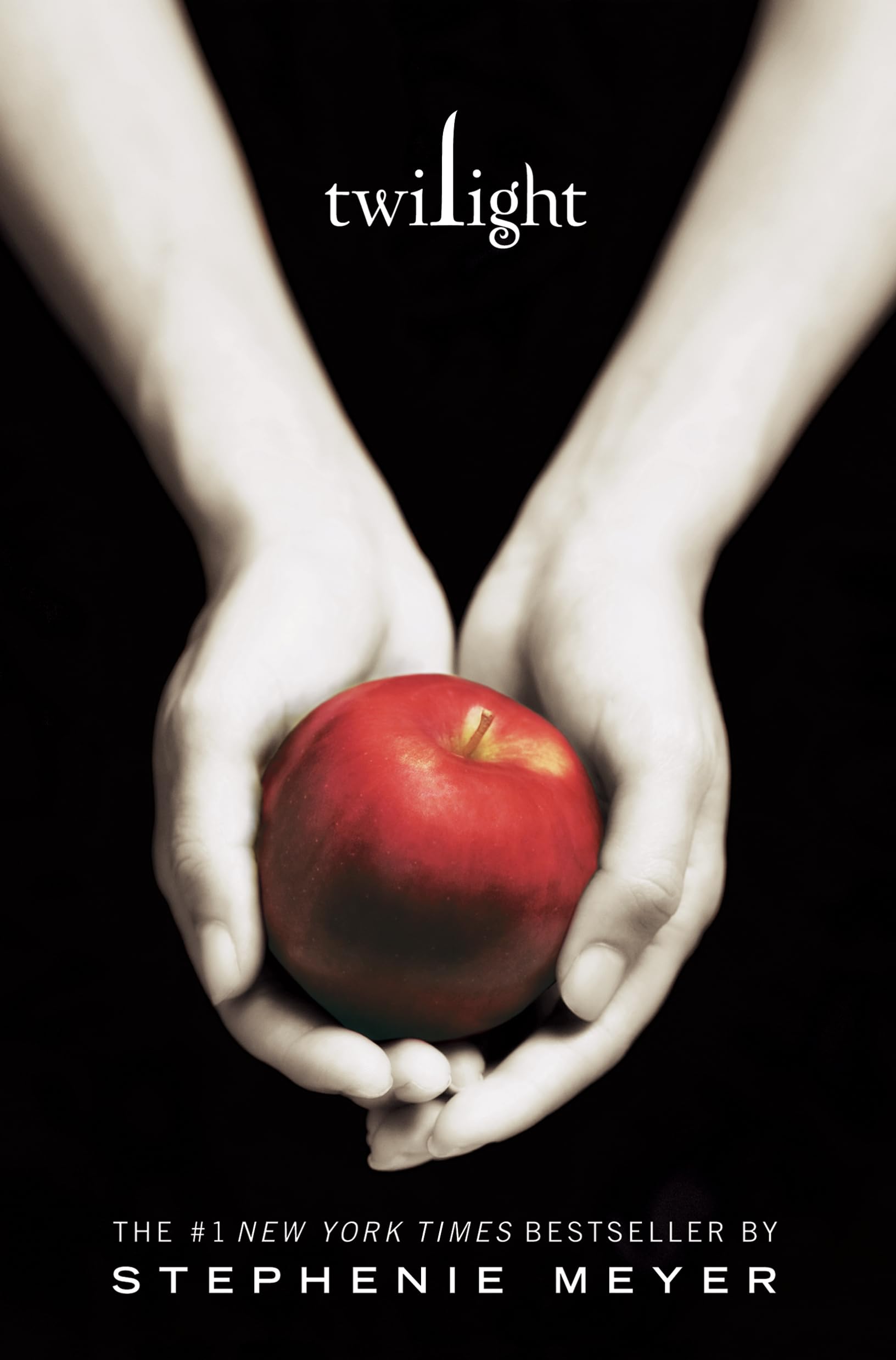 Twilight (The Twilight Saga, 1) Paperback – February 1, 2022