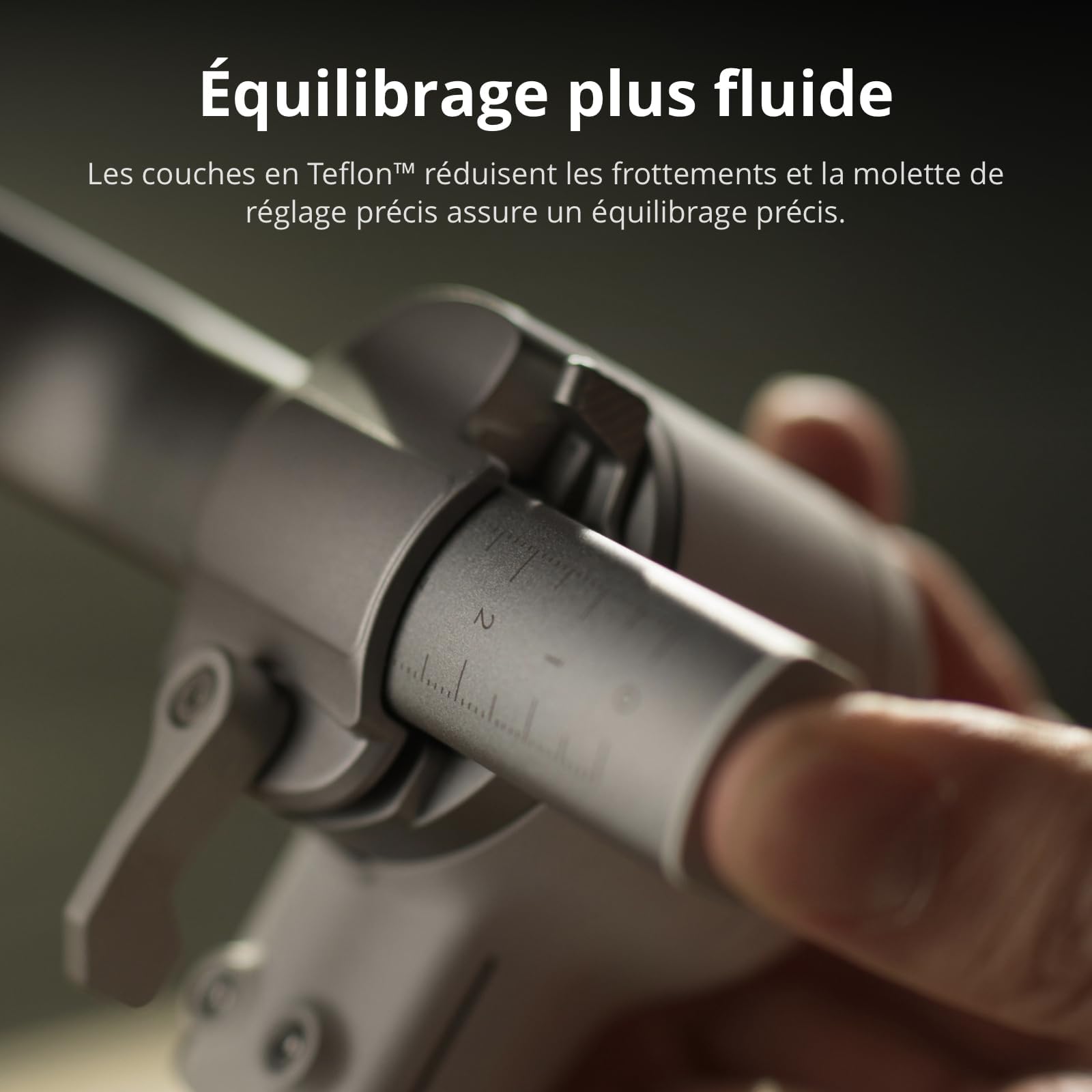 DJI RS 4 Mini Combo, stabilisateur de nacelle pour caméra Canon/Sony/Panasonic/Nikon/Fujifilm, Verrouillage Automatique des Axes, Charge utile de 2 kg, nacelle de caméra, poignée de malette