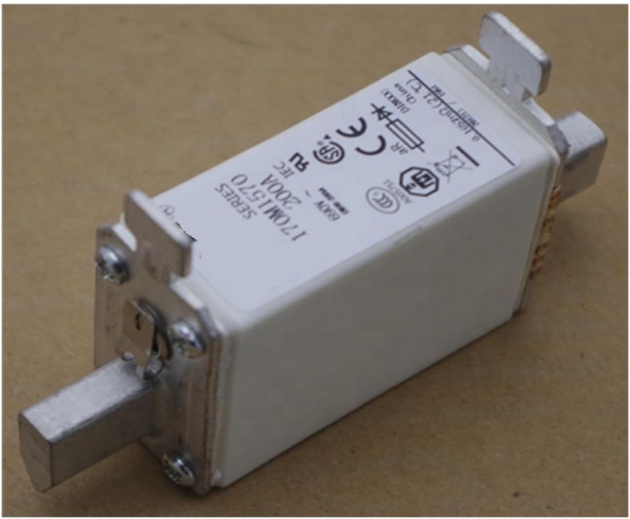 200A 690V 170M1570 fuse block electronic fuse types cut out fused switch