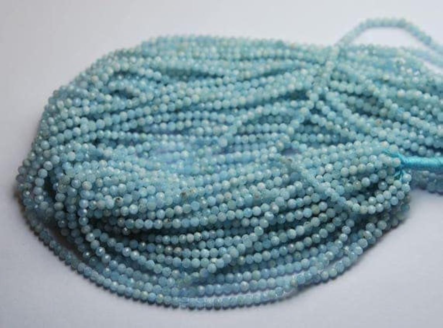 Aigue-marine facettée 3mm LKBEADS pour créer un collier d'été