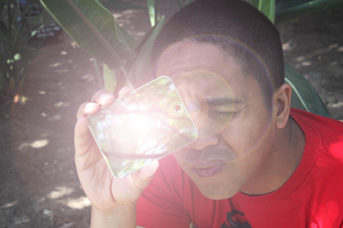 Person using the SE Double-Sided Outdoor Mirror for signaling