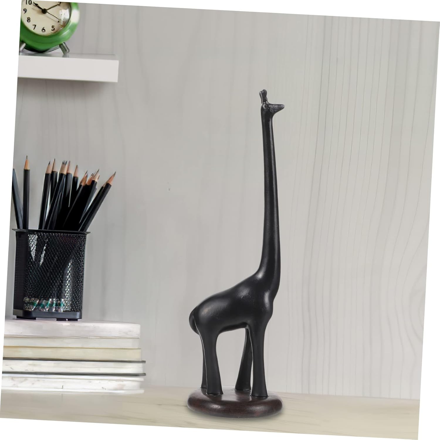 Giraffe-Shaped Tissue Paper Holder Stand for Kitchen Bathroom and Living Room Cute Roll Towel Holder for Easy Access and Organizing Paper Towels