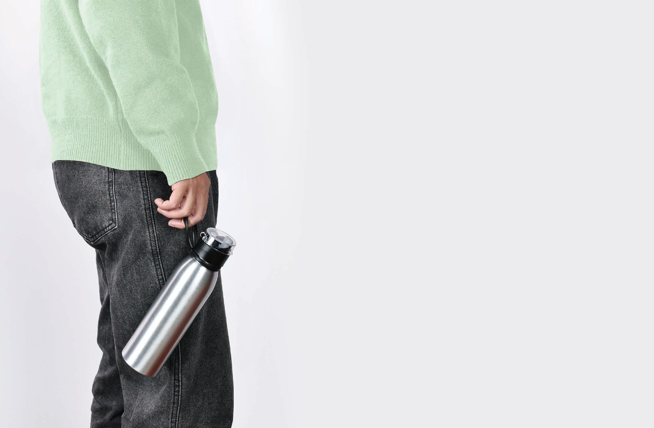 Amazon｜カクセー アルミボトル 水筒 マグボトル 600ml 直径6.6cm×横