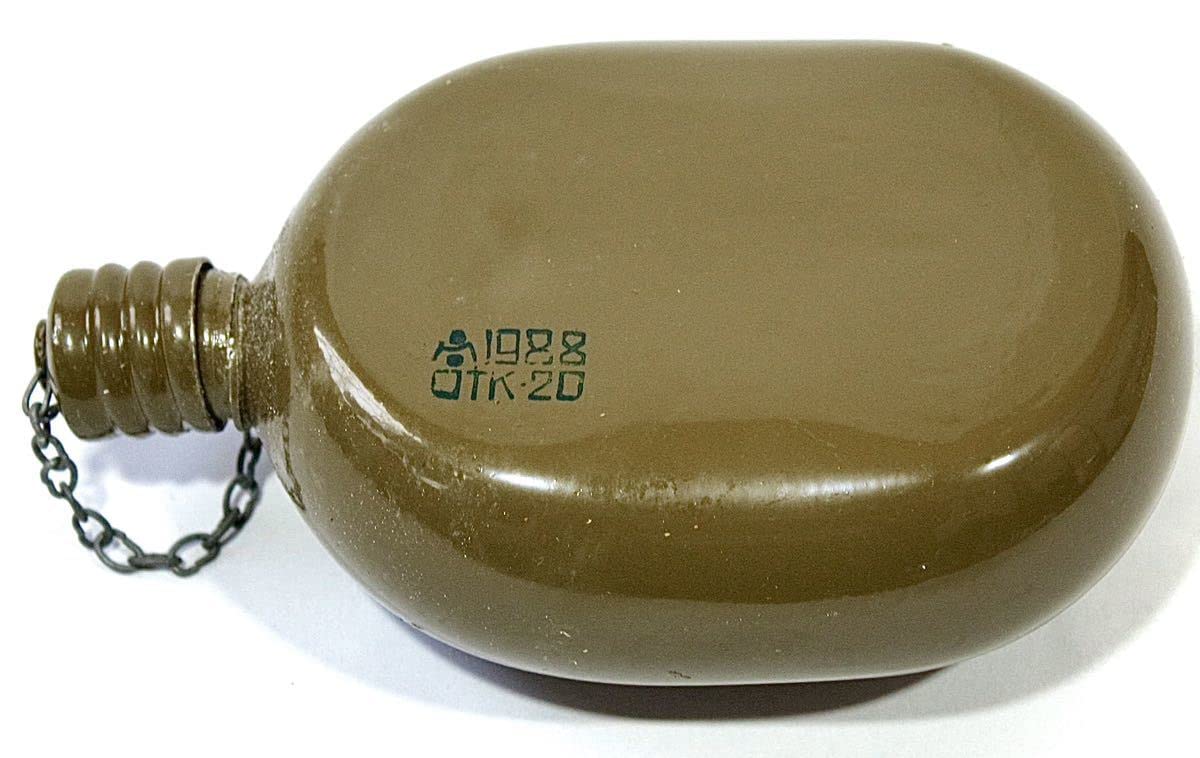 ロシア軍　水筒セット Amazon.co.jp: ソ連軍 ロシア軍 水筒 1988年製造 : おもちゃ