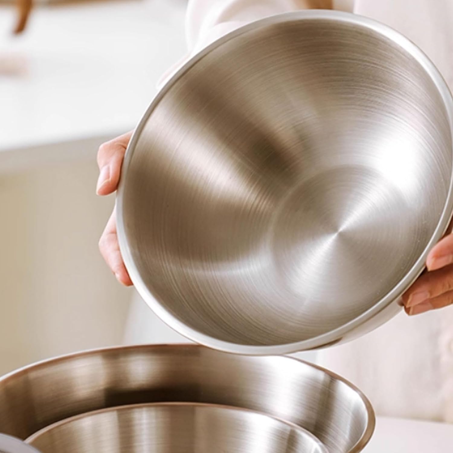 Stackable Stainless Steel Mixing Bowl With Lid Kitchen Household Beat The Eggs Salad Mixing Bowl With Scale Line multipurpose(M)