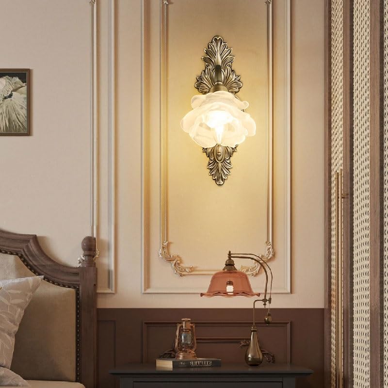 Applique murale dorée variable pour sublimer un couloir sombre et étroit