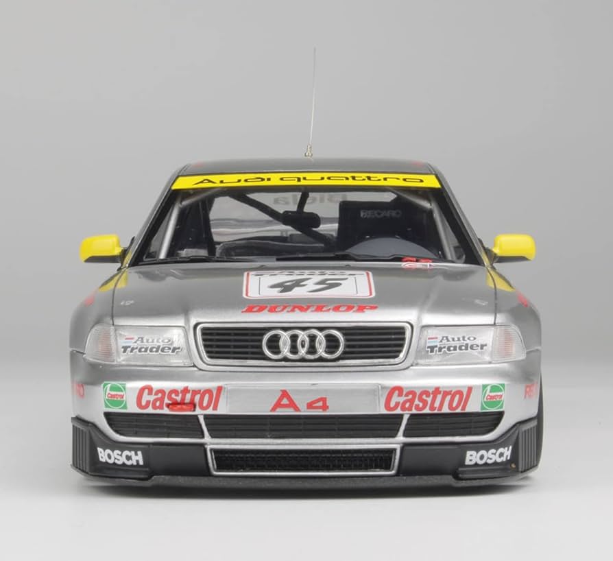 Audi レーシングデザイン （希少）乗用玩具 Audi レーシングデザイン （希少）乗用玩具