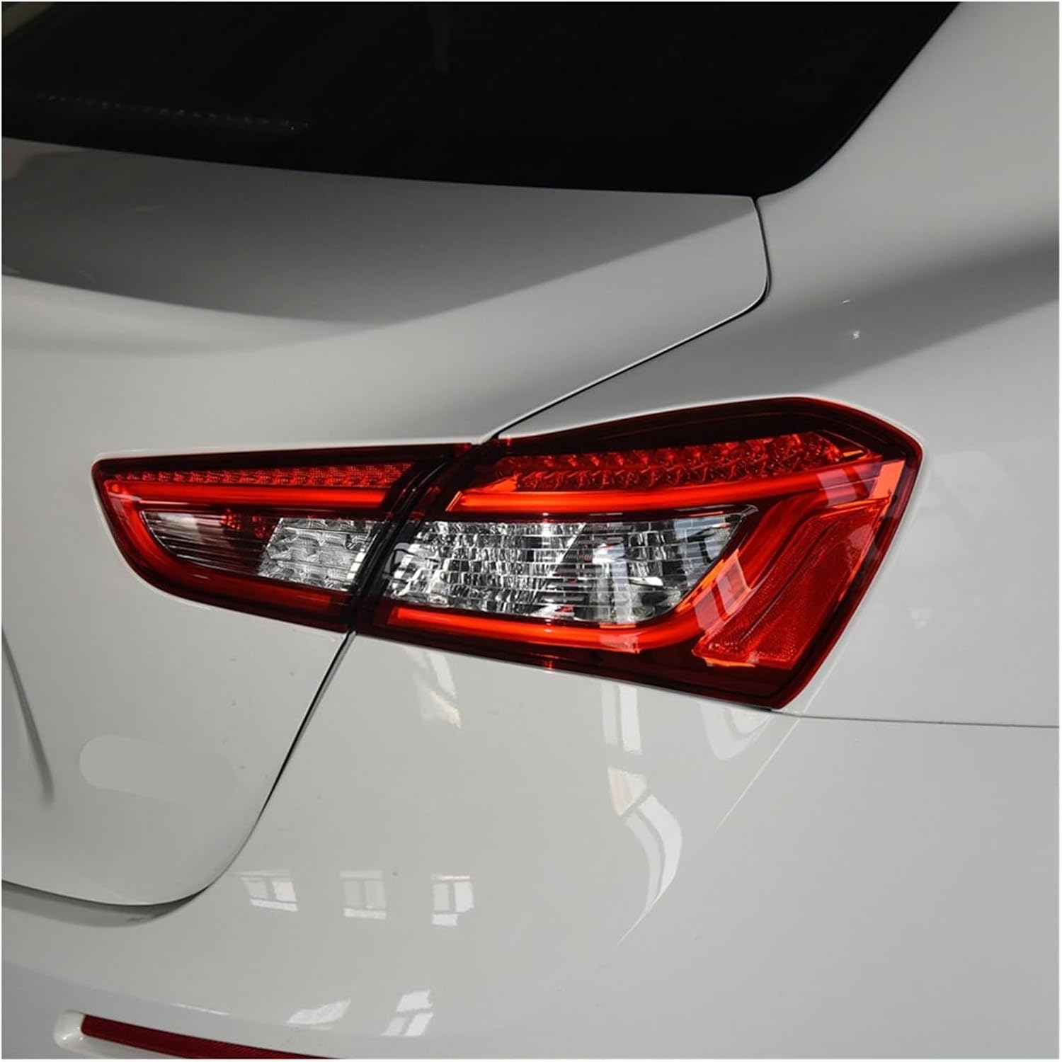 Compatible For Maserati Ghibli 2014-2020 Car Rear Taillight Shell Brake Lights Shell Replace Auto Rear Lamp Shell Cover Mask Lampshade(Outside Left)