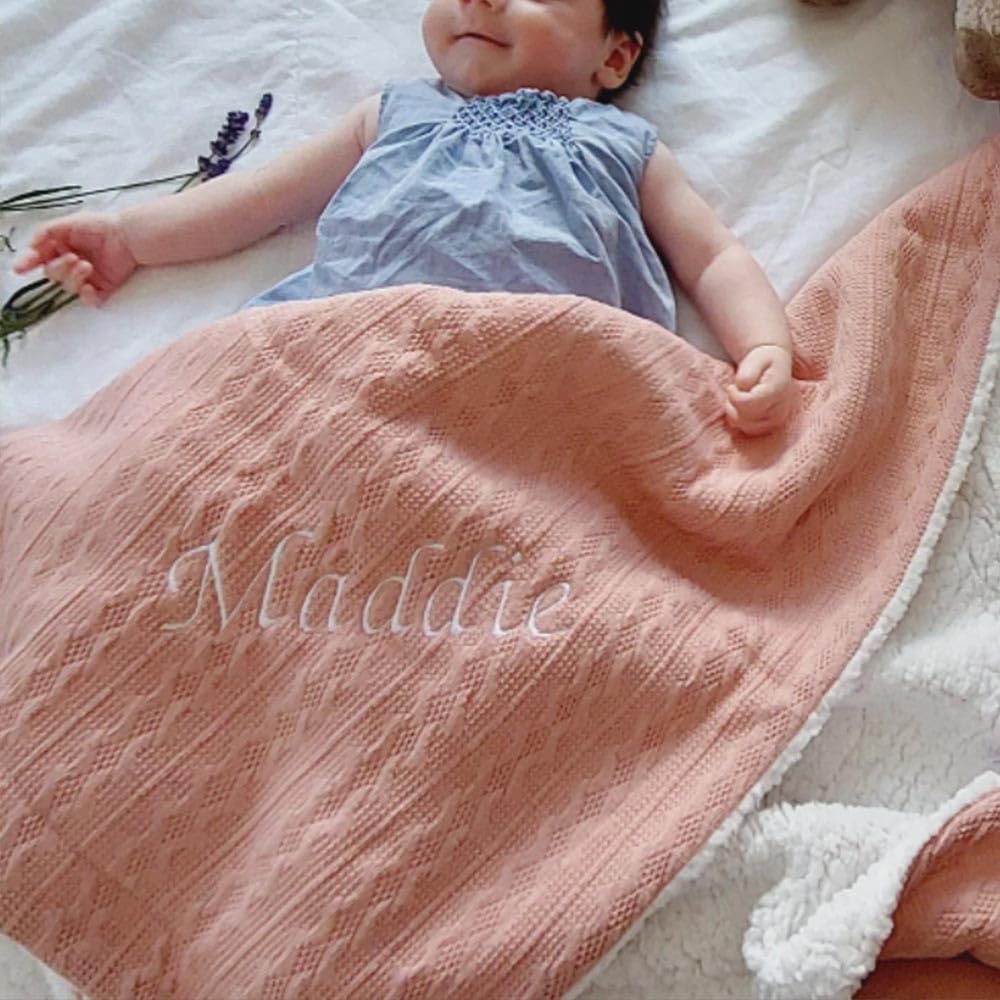 gume Couverture Personnalisée avec Nom pour Bébé, Couverture Bebe Personnalisée Prénom, Couverture Personnalisée Bébé (95x70cm)