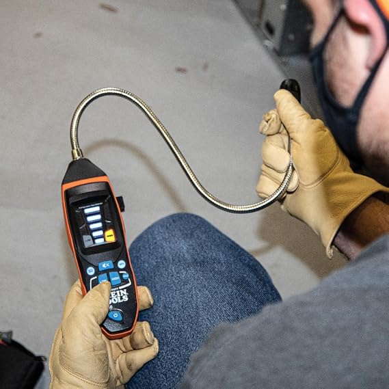 Klein Tools ET160 Refrigerant Gas Detector, Detects Gas Leaks in the Presence of CFC's, HFC's, HCFC's and Blends as Low as 100 PPM