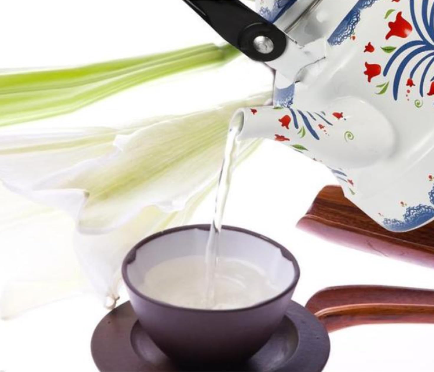 Czajnik Kuchenka Gazowa Trwały Czajnik Wodny O Pojemności 2,5 L. Piękny Emaliowany Czajniczek Kuchenny Imbryk Do Użytku Na Zewnątrz W Domu Czajnik Do Domu(Blue)