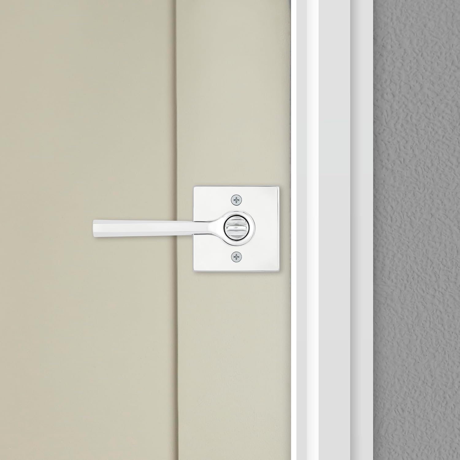 Kwikset Lisbon Entry Door Handle with Lock and Key, Secure Keyed Reversible Lever Exterior, Doorlock, For Front Entrance and Bedrooms, Polished Chrome, Pick Resistant Smartkey Rekey Security