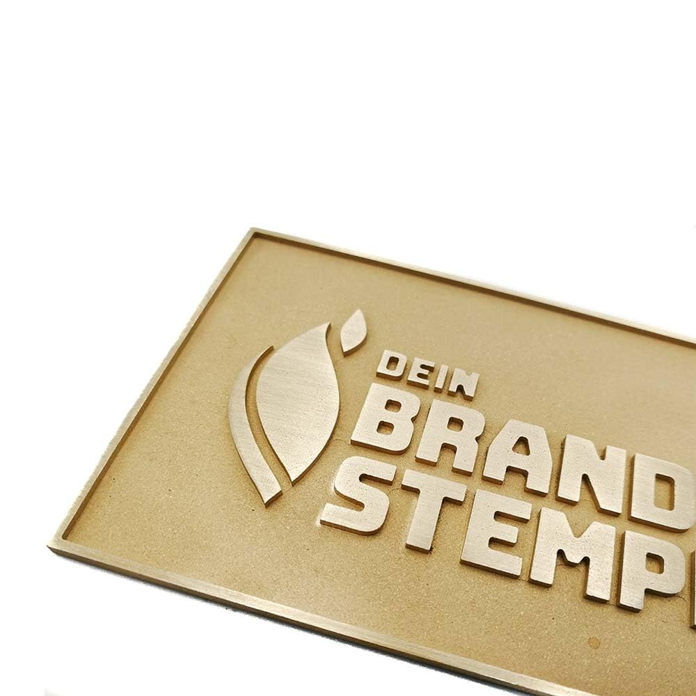 personalisiertes Türschild, Namensschild, Klingelschild aus massivem gefrästem Messing in sandgestrahlter Ausfertigung - extra tiefe Gravur in 60 x 100 mm (*)