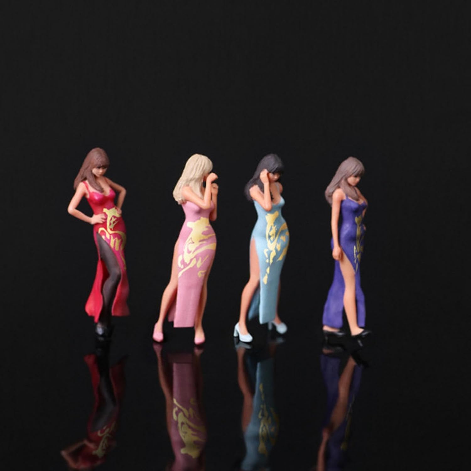 Menolana 4 Pieces 1:64 Scale Girl Figures Trains Architectural Decor Movie Props Micro Landscape Collections Female Figurines Dioramas