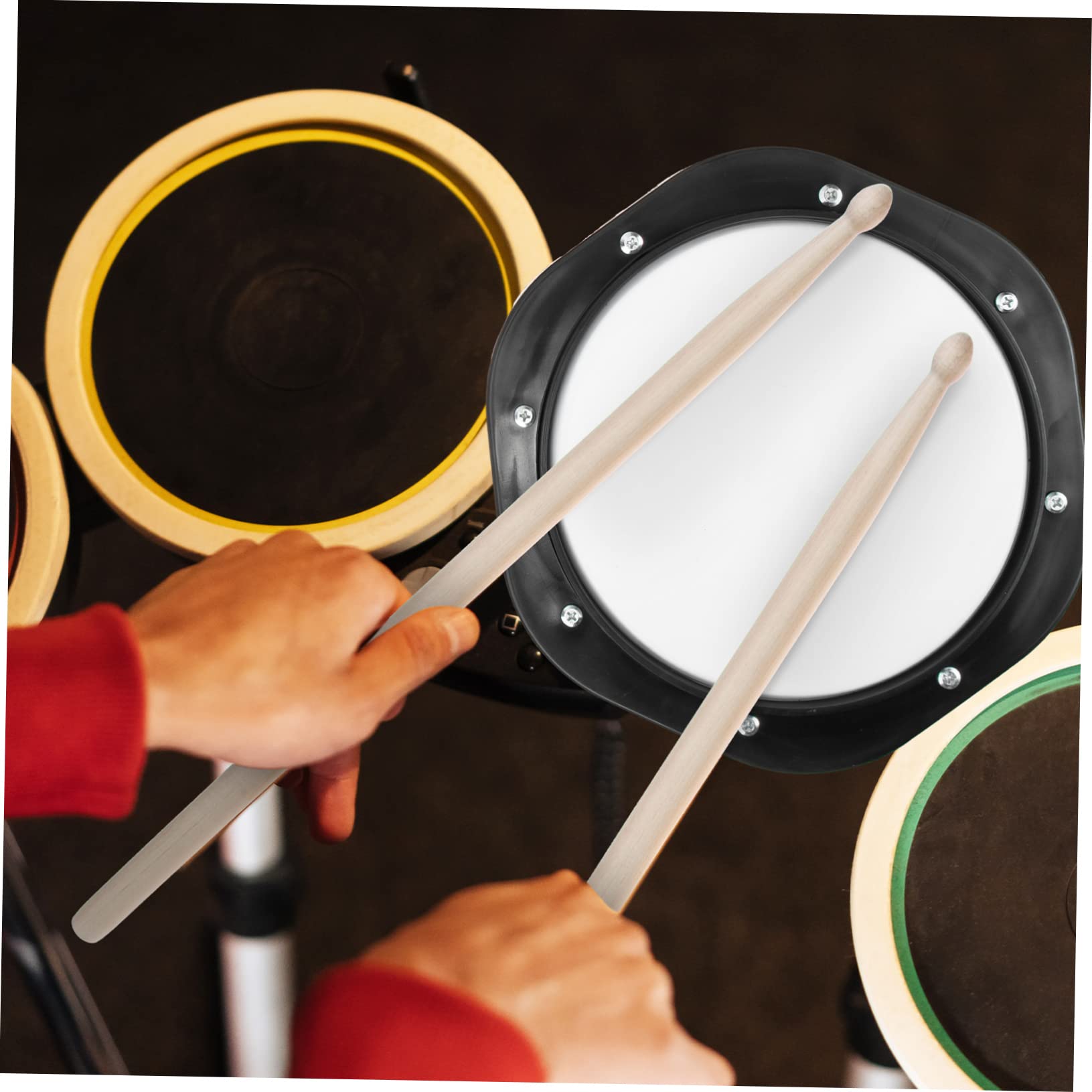 Sosoport 1Set Drum Practice Pad with Metronome Durable Rubber Drum Cushion for Beginners and Pros Convenient for Use Thigh Desktop Snare Drum Bracket Includes Drumsticks and Pouch