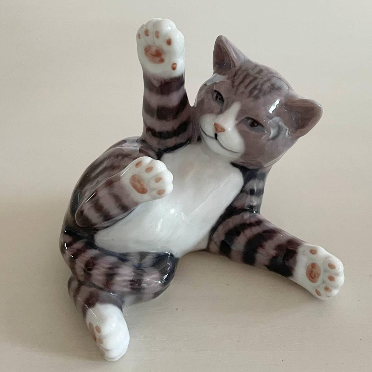 ロイヤルコペンハーゲン デンマーク製 猫 フィギュリン #302 置物インテリア Amazon.co.jp: L19 ロイヤルコペンハーゲン 猫 ネコ フィギュ