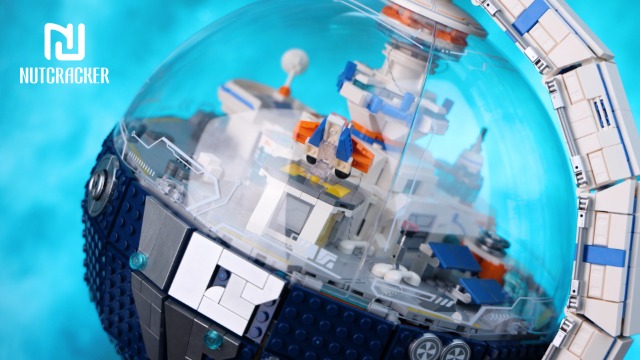 Amazon.com: NUTCRACKER Globe Space Station Building Set for Adult