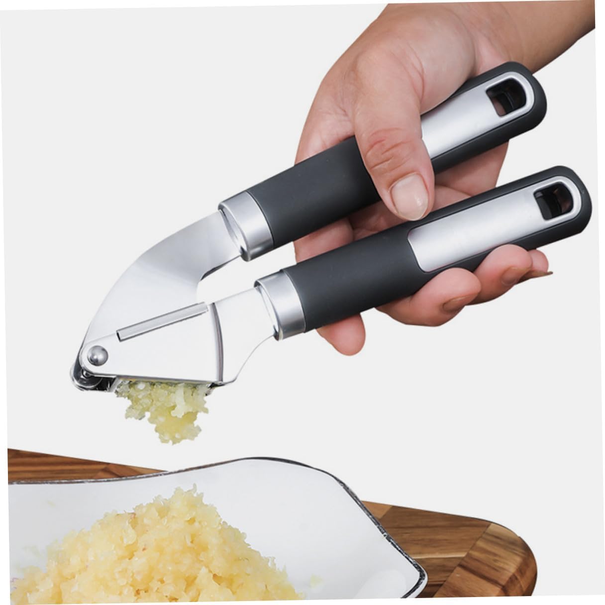 Manual Stainless Steel Garlic Press Ginger Mincer Tool Metal Garlic Mincer for Kitchen Use for Cooking