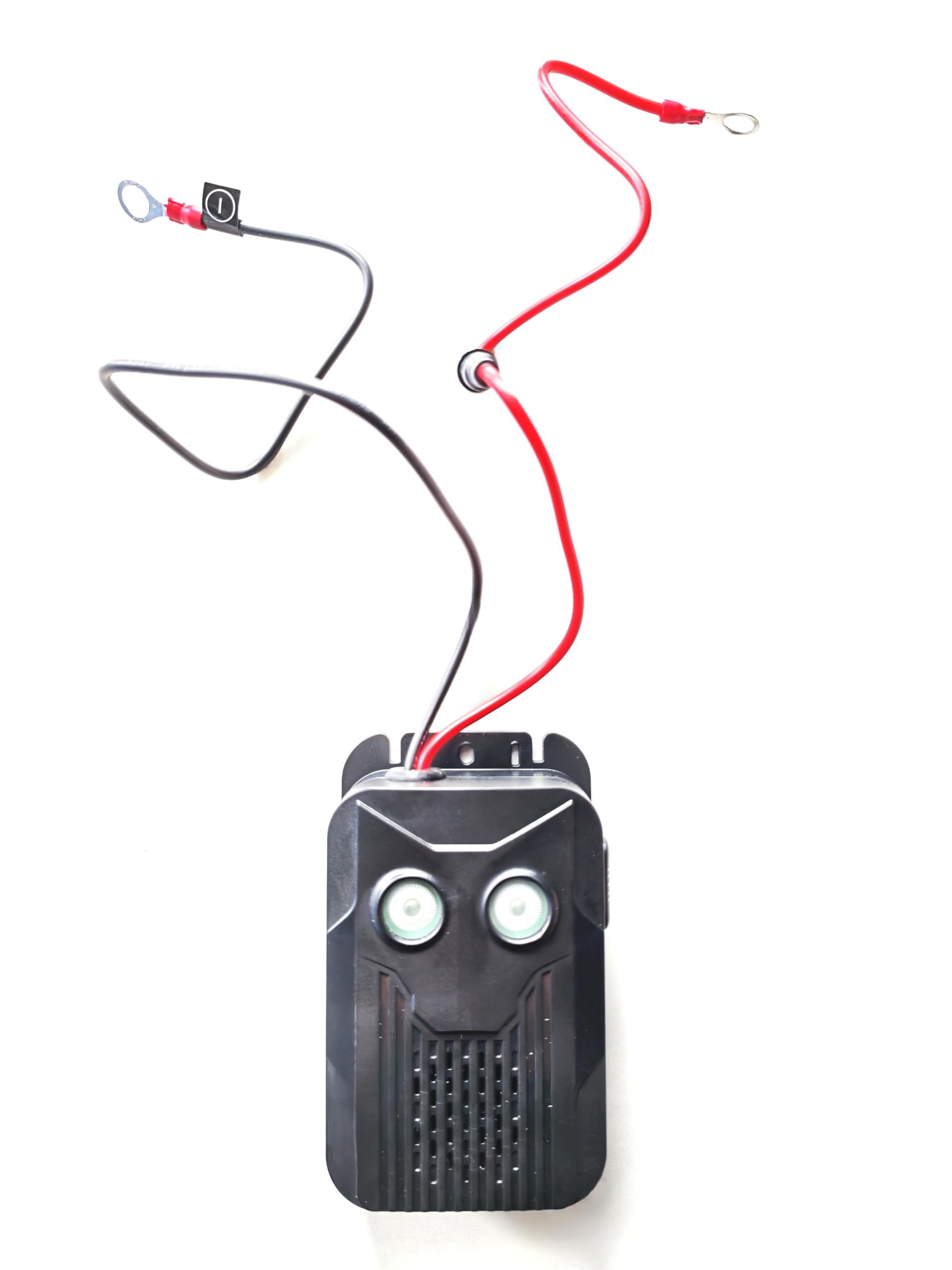 2X Repelente de Ratones para Bajo el Capó, con Flash y Alimentado por Baterías, Repelente Ultrasonico para Motor de Coche, Repulsión Efectiva para Alejar Ratones de Coches, Desváns y Graneros