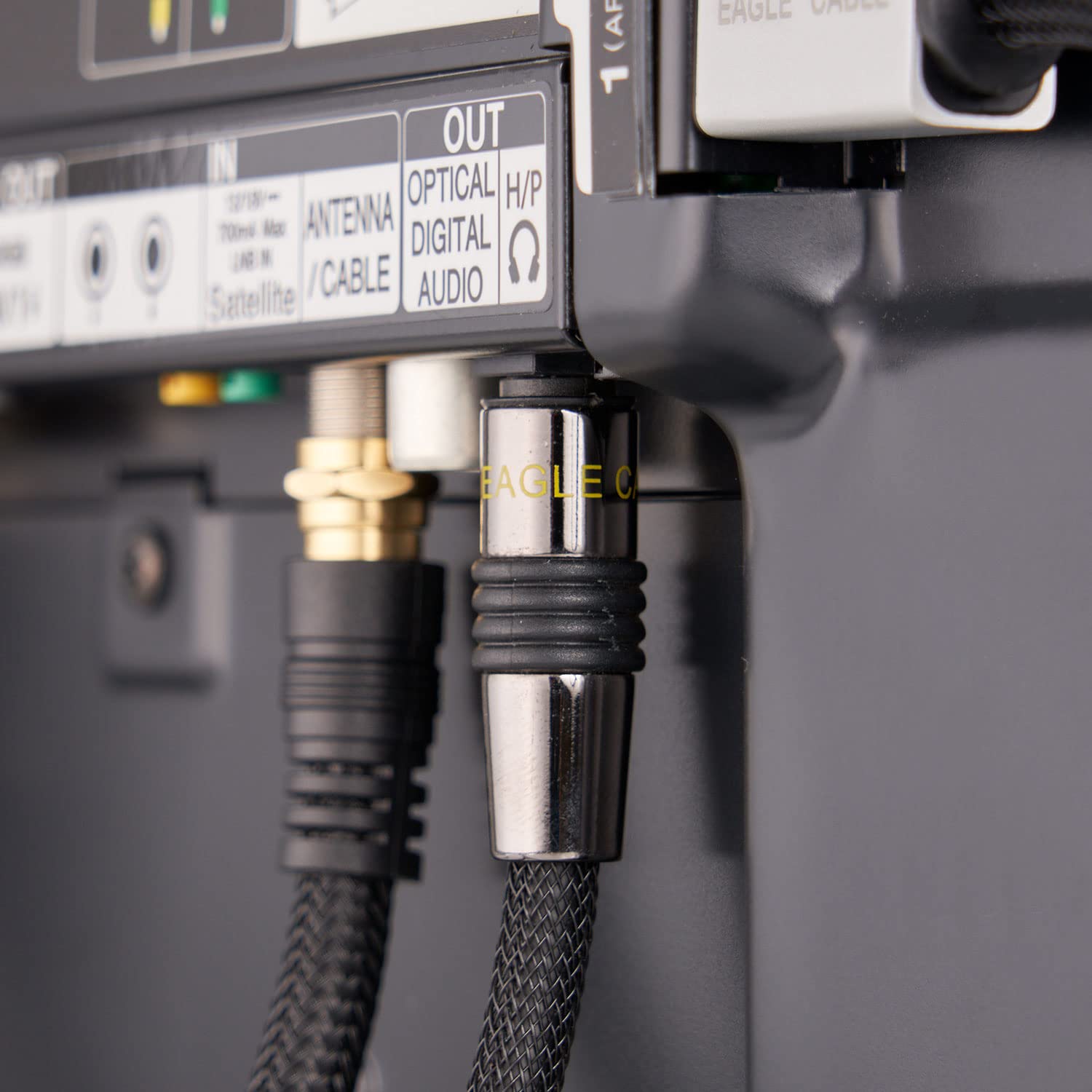 eagle cable by INAKUSTIK – 10021100 – Deluxe Optokabel | für digitale Audiosignale | 10,00m in Schwarz | Nylonleiter für max. Lichtleitfähigkeit - inkl. 1 Stück Miniklinken Adapter| mit Geflechtschirm
