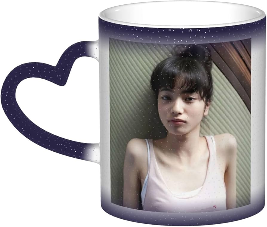 Amazon.co.jp: 小松菜奈 感熱変色カップ マグカップ 星空カップ 魔法