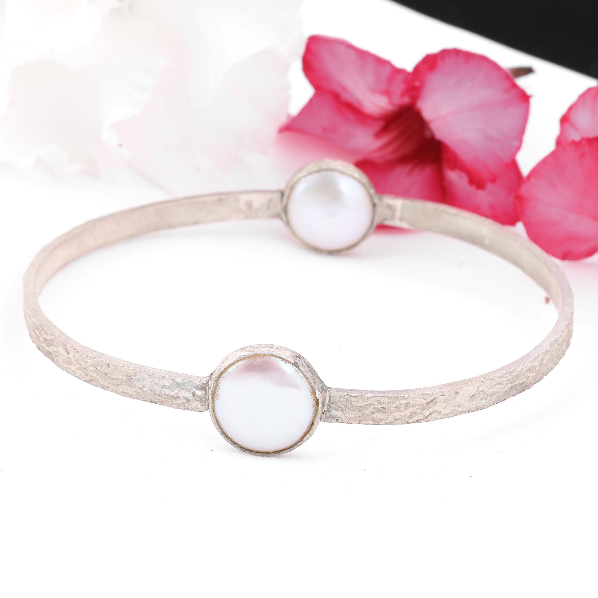 LYGBAOFUL Meadows Pulsera Hecha a Mano de Plata de Ley 925 con Piedra Preciosa de Perla Blanca, joyería de Plata para Mujer, día de la Promesa, mamá, Pascua