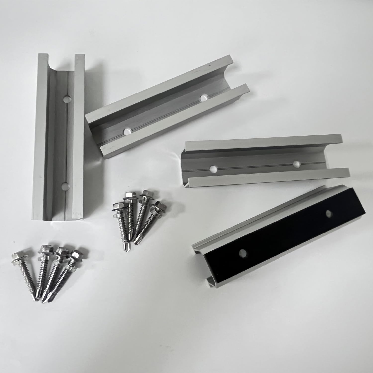 Solarpanel Halterung Kit und Zubehör Schwarz Eloxiert,Halterung für Solarmodule,Befestigungsschiene12cm,Verstellbare Endklemme für 30-35MM Dicke Module,für Flachdach Trapezdachmontage