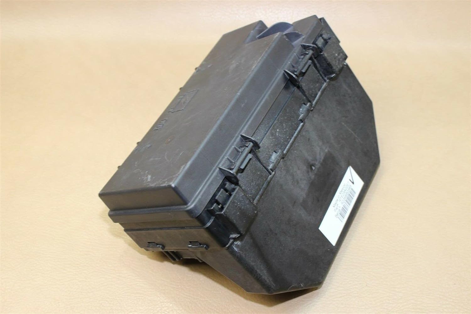 08-09 JOURNEY CARAVAN T&C TIPM TEMIC INTEGRATED FUSE BOX MODULE 04692302 REMAN