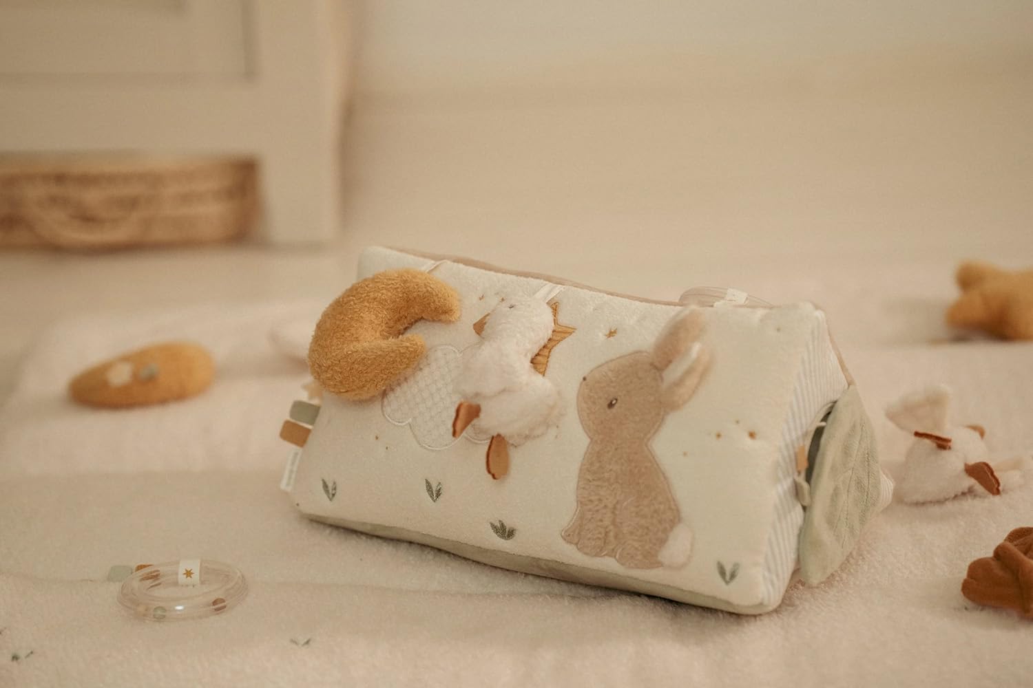 Little Dutch 8423 Tejido Activity Triángulo de Sensación - Newborn Naturals