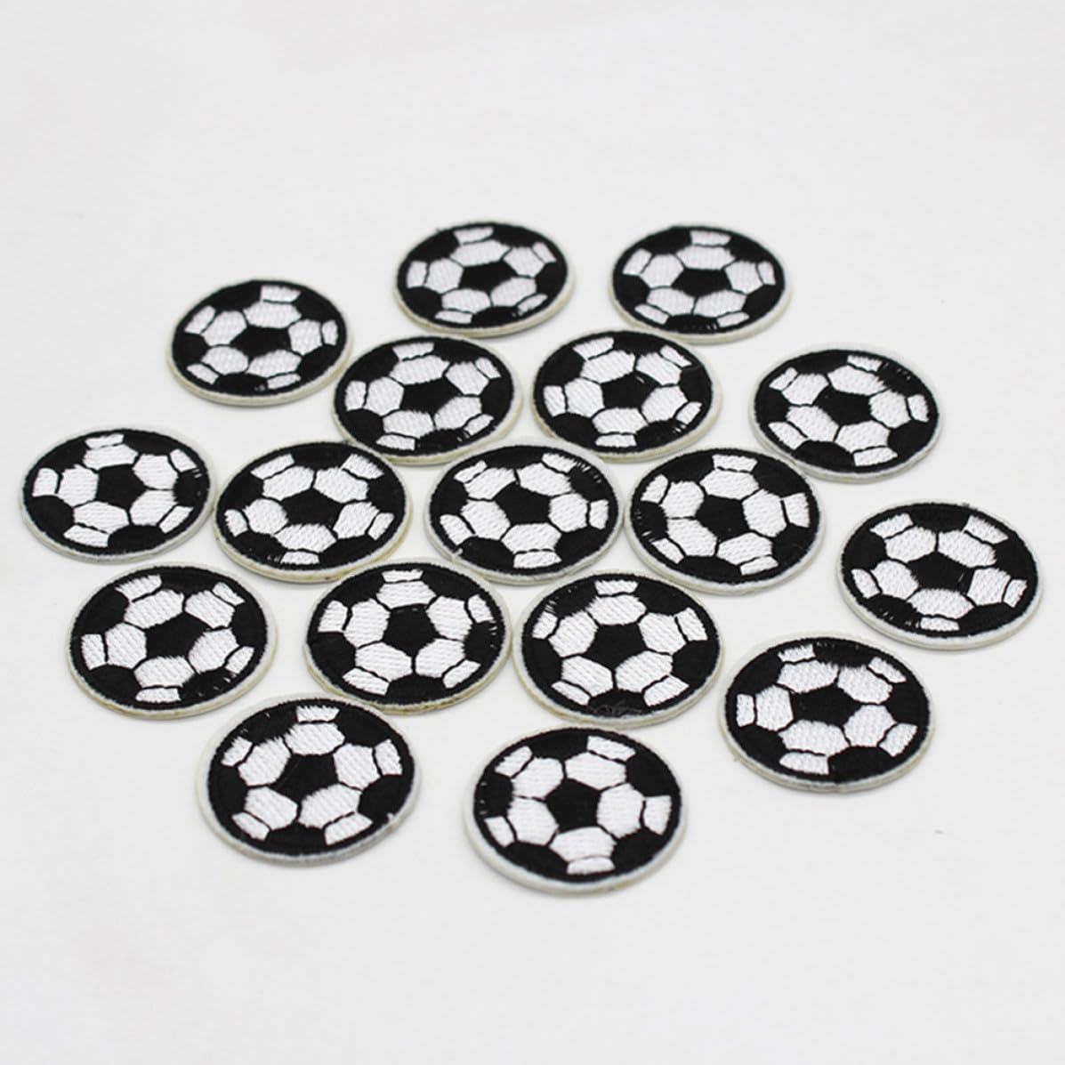 10piezas Unidades Parches Bordados de Fútbol para Coser o Planchar Ropa Vaqueros Chaquetas Bolsos y Manualidades Parches Pequeños Decorativos y Resistentes