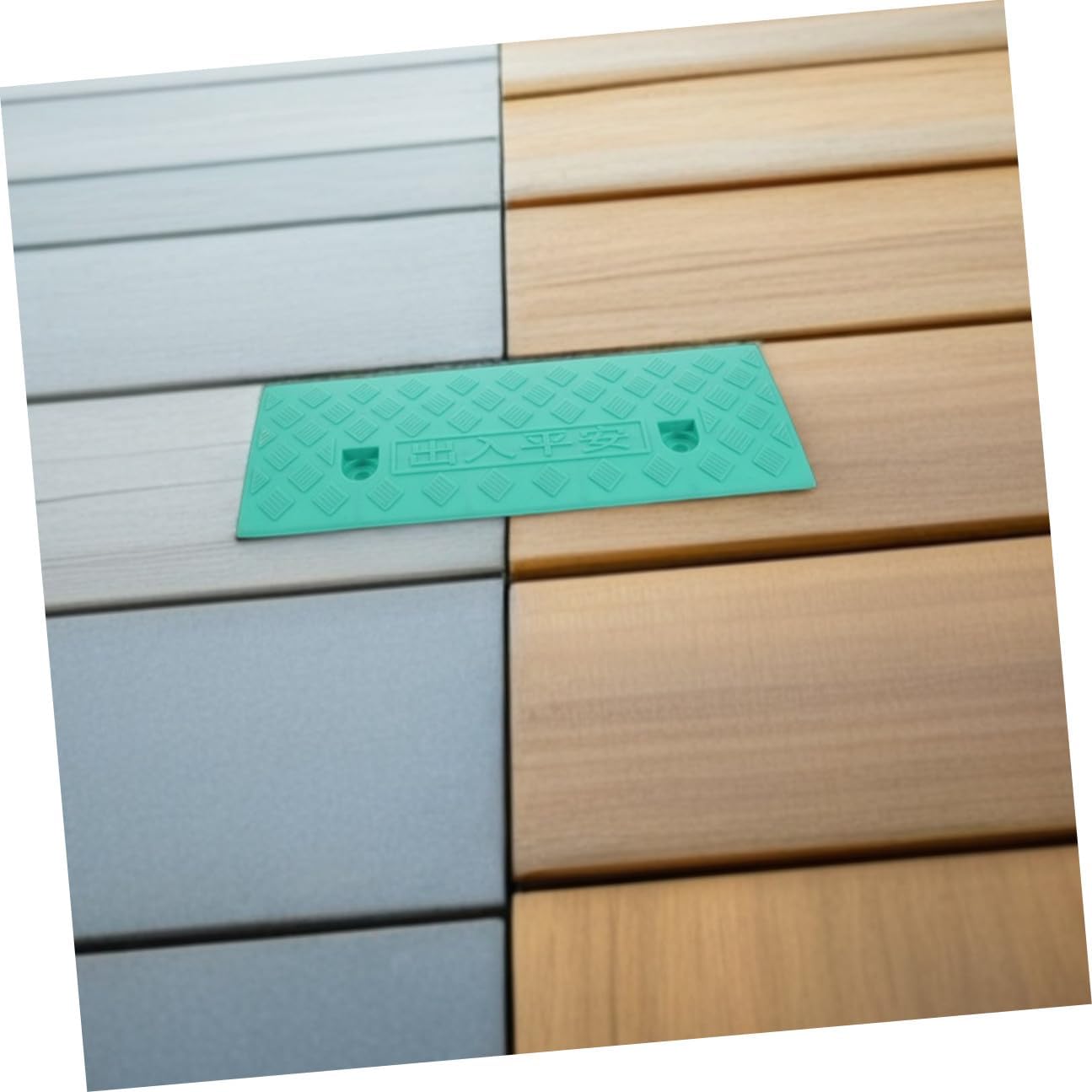 Plastic Street Curb Ramp and Door Threshold Ramp 7cm Green Triangular Step Pad for Electric Scooters Wheelchairs Outdoor Climbing Assistance